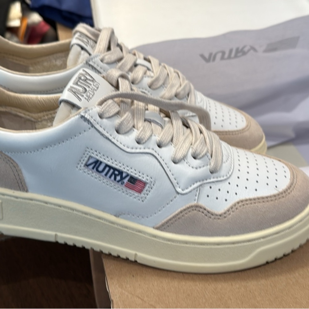 Autry Medalist Low Leather/Suede Sneakers